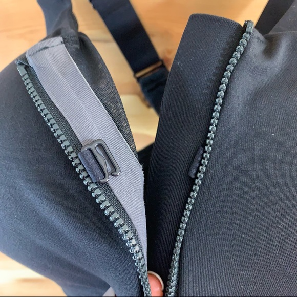 Under Armour Eclipse Zip Front Black Sport Bra 38D - Picture 9 of 16